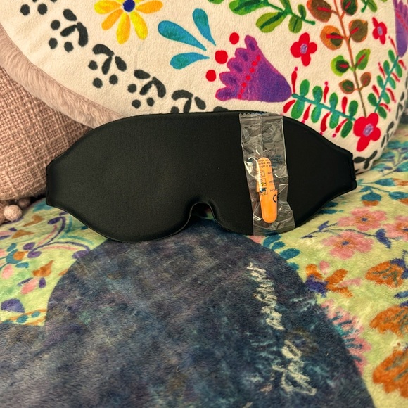 Sleep Mask & Ear Plugs - Picture 1 of 3